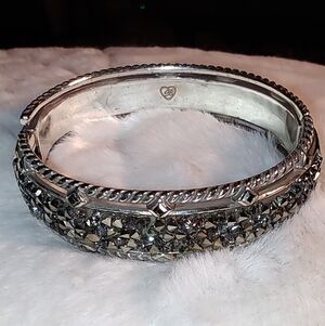 Beautiful Brighton Retired Crystal Rocks Hinged Bracelet. Pave Stones